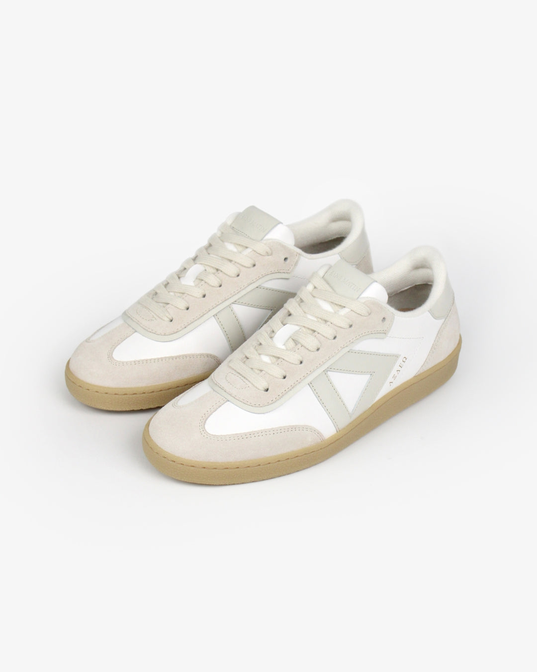 Hera_Off-White_Men_Pair.jpg
